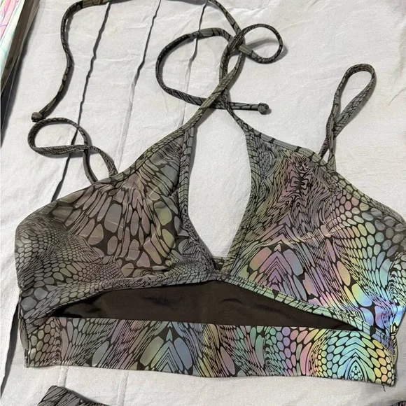 iHeartRaves Iridescent Viper Print Festival Set - Picture 2 of 7